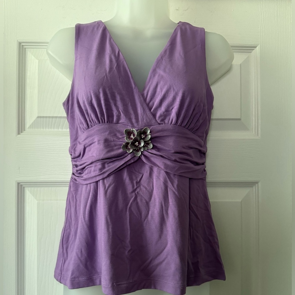 Karen Kane Knit Sleeveless Top with Floral Brooch Attached NWOT